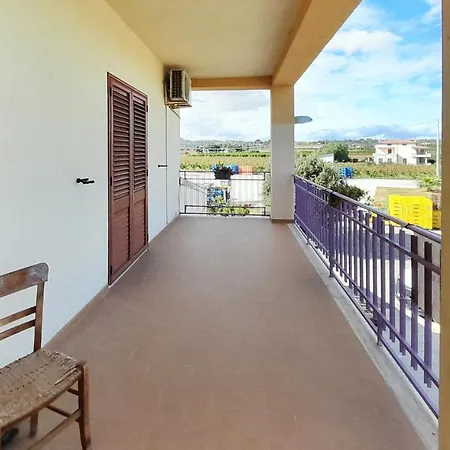 Lovely In With Kitchen Apartment